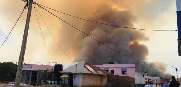 حريق العرائش.. إجلاء 712 أسرة و طواقم الإطفاء تحاول السيطرة على 4 بؤر