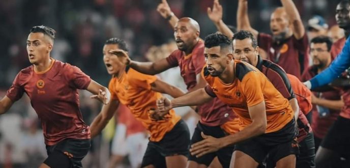 نهضة بركان يتوج بكأس السوبر الإفريقي للمرة الأولى في تاريخه
