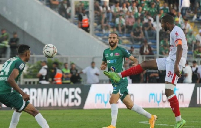 المغرب التطواني يعود بنقطة ثمينة من ملعب الرجاء البيضاوي