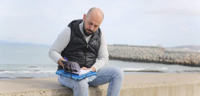 المبدع استيتو يطلق من طنجة رواية تفاعلية لليافعين عن الإعاقة وكأس العالم