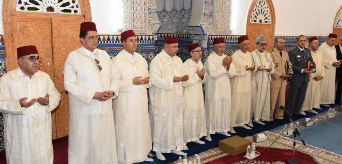تسليم هبات ملكية لشرفاء زوايا بوعراقية والصديقية والقادرية والعجيبية بطنجة