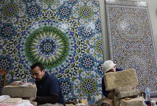 صناعة الزليج في المغرب.. تجسيد لأصالة المعمار ومهارة الحرفي