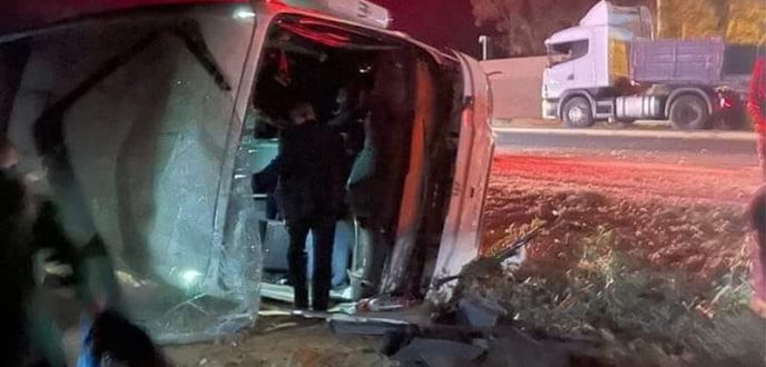 إصابة 20 لاعبا من النادي القنيطري إثر انقلاب حافلة الفريق