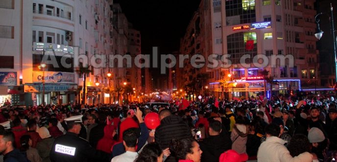 ساكنة مدن وقرى شمال المغرب تخرج الى الشوارع امتنانا لمنتخب “الأبطال”
