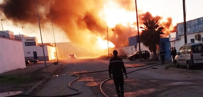 انفجارات ضخمة تهز مستودعا لتخزين الغاز بالمحمدية