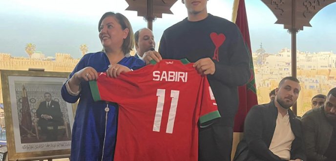قنصلية المغرب بفرانكفورت تحتفي باللاعب المغربي عبد الحميد الصابيري