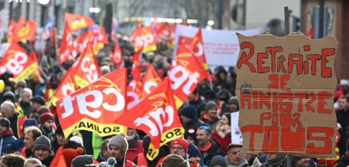 مئات الآلاف يتظاهرون في باريس احتجاجًا على إصلاح نظام التقاعد