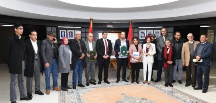 اتفاق اجتماعي ثنائي يرفع أجور صحافيين بألفي درهم شهريا