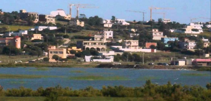 نشطاء البيئة يستنكرون طمر مساحة واسعة من ضاية “سيدي قاسم” بطنجة