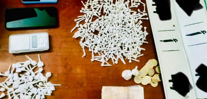 أمن طنجة يضع حدا لنشاط مروج مخدر الكوكايين والهيروين بحي أرض الدولة