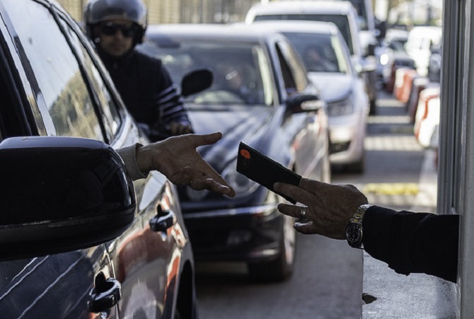 مطالب بإلغاء “الفيزا” على ساكنة عمالة المضيق الفنيدق لدخول سبتة المحتلة