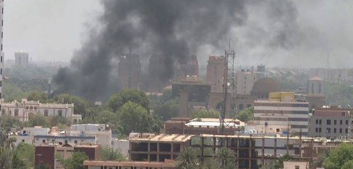 سفارة المملكة بالسودان توصي المغاربة بالحذر واجتناب مغادرة المنازل