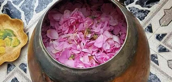 تقطير ماء الزهر.. تقليد تطواني أصيل ينتعش برمضان متى صادف فصل الربيع