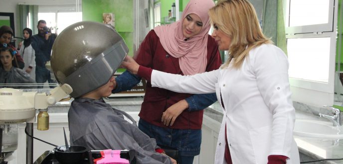 حمى مراكز التجميل تتصاعد مع اقتراب العيد