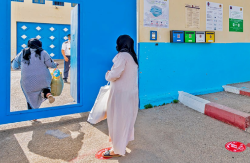 إدارة السجون تضبط ممنوعات في قفف عيد الفطر وتهدد بإلغائها