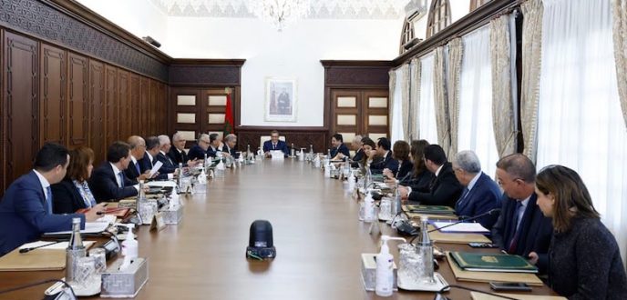 مجلس الحكومة يطلع على مشروع قانون تنظيمي وأربعة مشاريع مراسيم
