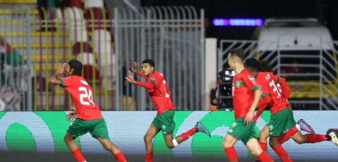 أشبال الأطلس يعبرون لنهائي “كان الناشئين” بعد فوز مثير أمام مالي