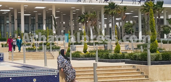 إدارة المستشفى الجامعي بطنجة تنفي بيع الملابس ومواد التجميل بمركز علاج السرطان