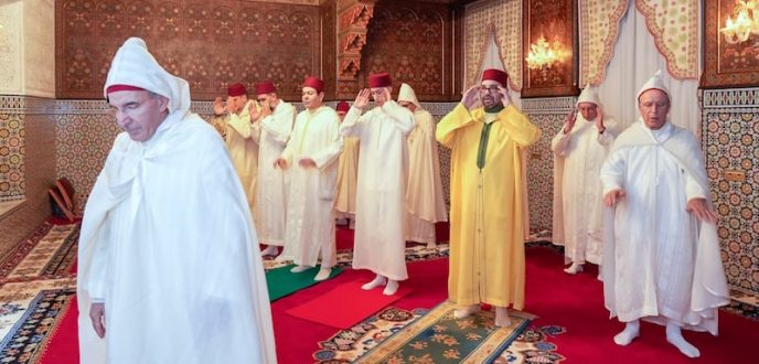أمير المؤمنين يؤدي صلاة عيد الأضحى بمسجد الحسن الثاني بتطوان