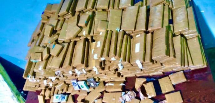 ضبط شاحنة للنقل الدولي محملة بـ209 كلغ من الحشيش بميناء طنجة المتوسط