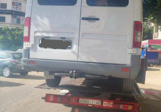 ايقاف سائق سيارة للنقل السري عرض حياة مستعملي الطريق للخطر بطنجة