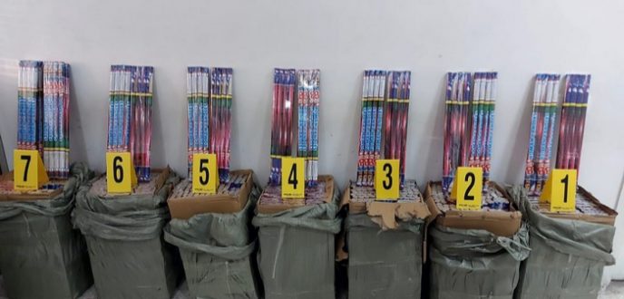 ضبط سيارة محملة بحوالي مليون ونصف من المفرقعات والشهب النارية قادمة من الشمال