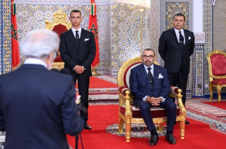الملك محمد السادس يستقبل والي بنك المغرب بالقصر الملكي بتطوان