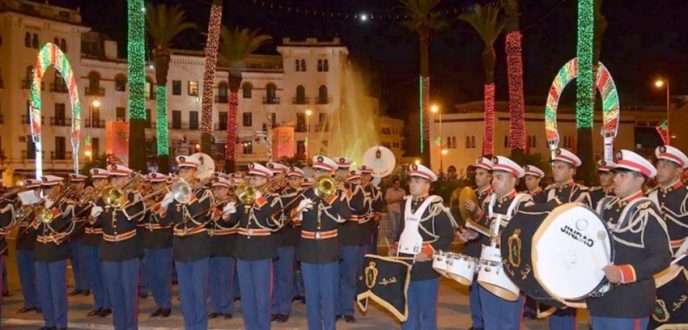 إحتفالات بهيجة بتطوان تحت أنوار المشاعل والشهب النارية بمناسبة عيد العرش المجيد