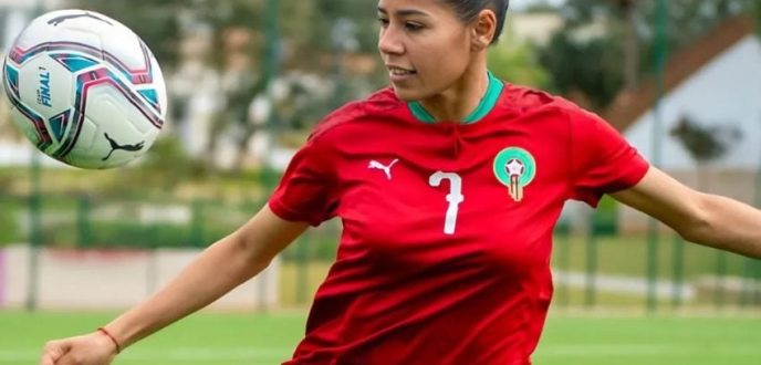 غزلان الشباك.. من اللعب مع فتيان الحي الى قائدة المنتخب المغربي
