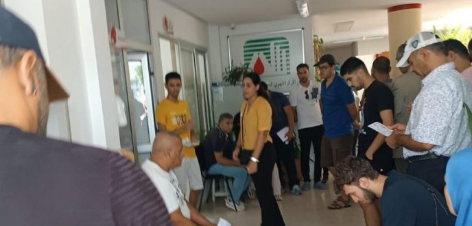 تطوان .. سكان الحمامة البيضاء يقبلون بكثافة على التبرع بالدم لضحايا زلزال الحوز