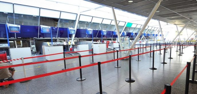 إخلاء قصر فرساي والعديد من المطارات بفارنسا لليوم الثالث تواليا بعد تهديدات بوجود قنابل