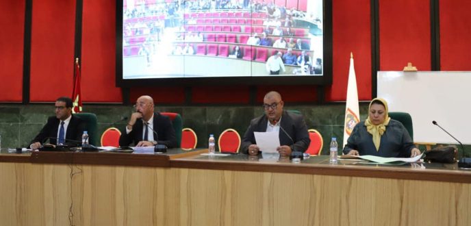 جماعة طنجة تصادق على اتفاقيات لتعزيز البنيات التحتية وإنجاز مشاريع اجتماعية وثقافية