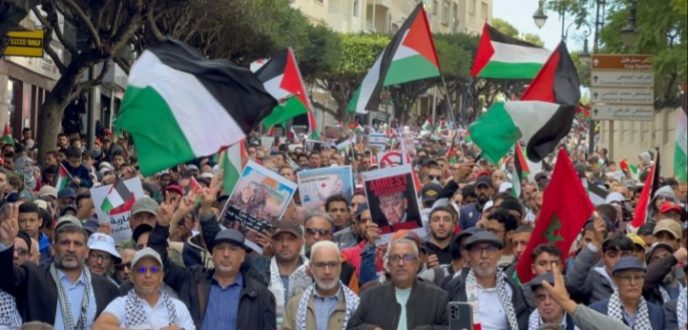 نقابة الصحافة تتضامن مع الشرعي والرمضاني بسبب التحريض والكراهية في مسيرة طنجة