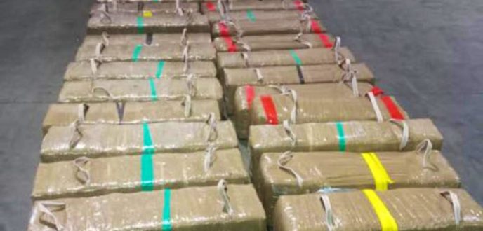 ضبط شاحنة للنقل الدولي محملة بأزيد من طن من الحشيش بميناء طنجة المتوسط
