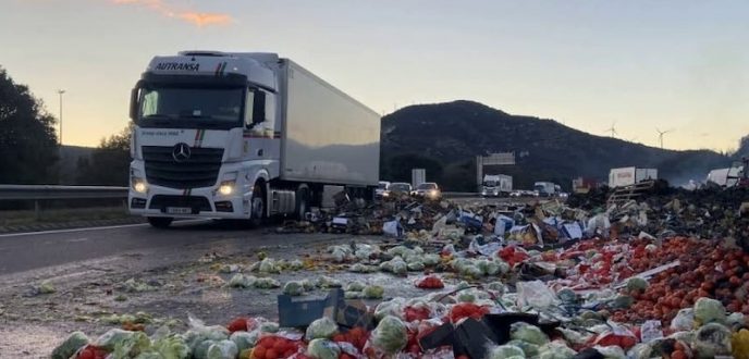الفلاحون الإسبان يواصلون الاحتجاج ضد المنتجات الفلاحية المغربية في أوروبا