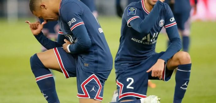 الاتحاد الفرنسي يرفض السماح للاعبين المسلمين بكسر صيامهم