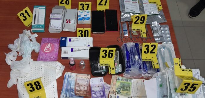 توقيف ثلاثة أشخاص ضمنهم ممرض متلبسين بإجهاض سيدة في شقة خاصة