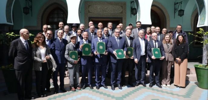 الحكومة تُقرّ زيادة 1000 درهم لأجور موظفي الإدارات العمومية