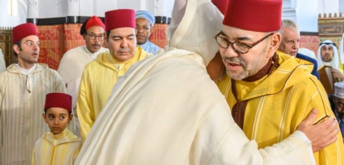 أمير المؤمنين يؤدي صلاة عيد الفطر ويتقبل التهاني بهذه المناسبة السعيدة