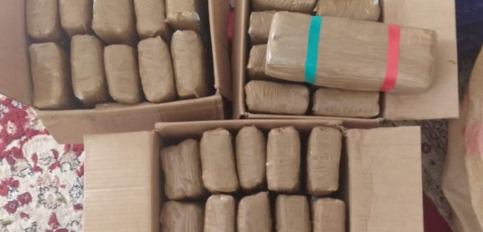 الأمن يطيح بمروج لمخدر الشيرا بحي “طنجة البالية” وبحوزته أزيد من 100 كلغ