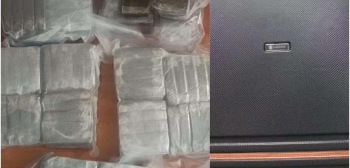 ضبط سيدة أجنبية حاولت تهريب المخدرات عبر مطار طنجة