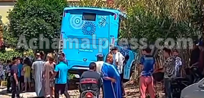 اصطدام حافلة للنقل الحضري بطنجة تخلف إصابة 8 أشخاص