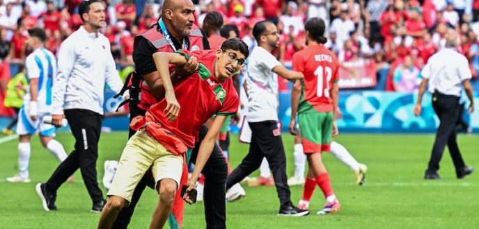 الفيفا تقرر تعيين خبير للتحقيق في أحداث مباراة المغرب والأرجنتين