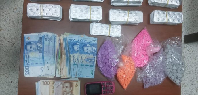 إيقاف 3 أشخاص من بينهم فتاة متلبسين بحيازة الأقراص المهلوسة بطنجة