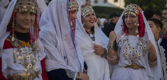 احتفالات بهيجة بشوارع الحسيمة إحياء للسنة الأمازيغية الجديدة