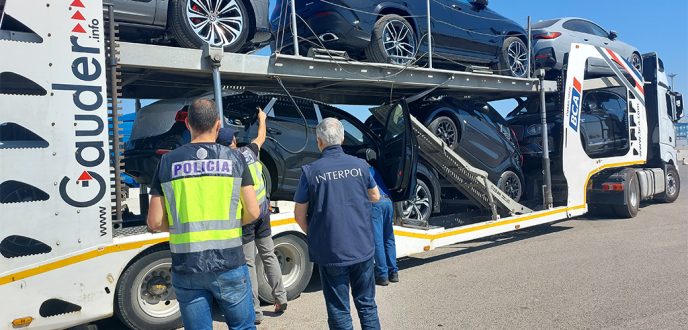 إحباط محاولة تهريب 93 مركبة مسروقة من اسبانيا نحو ميناء طنجة