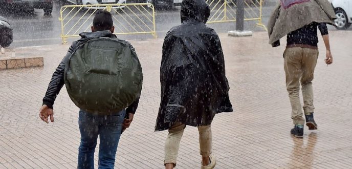 تعليق الدراسة بإقليم تطوان بسبب اضطراب الأحوال الجوية