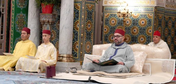 أمير المؤمنين يترأس بالقصر الملكي بالرباط حفلا دينيا إحياء لليلة القدر المباركة