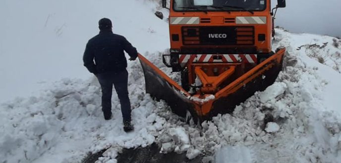 طنجة-تطوان-الحسيمة.. التعبئة القوية مكنت من فتح الطرق المغلقة بسبب الثلوج