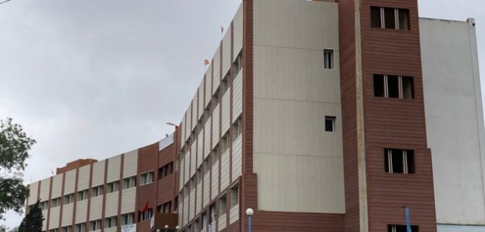 إدارة مستشفى طنجة تكشف تفاصيل منح صفقة الأدوية لشركة تصبين الملابس